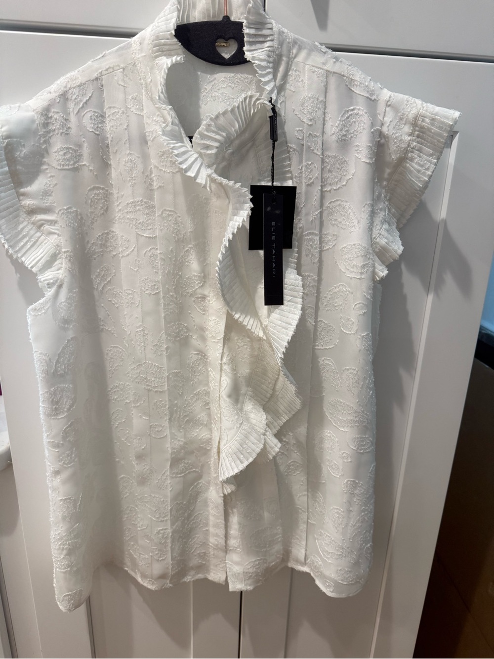 Elie Tahari textured ruffled blouse ,  NWT, size M